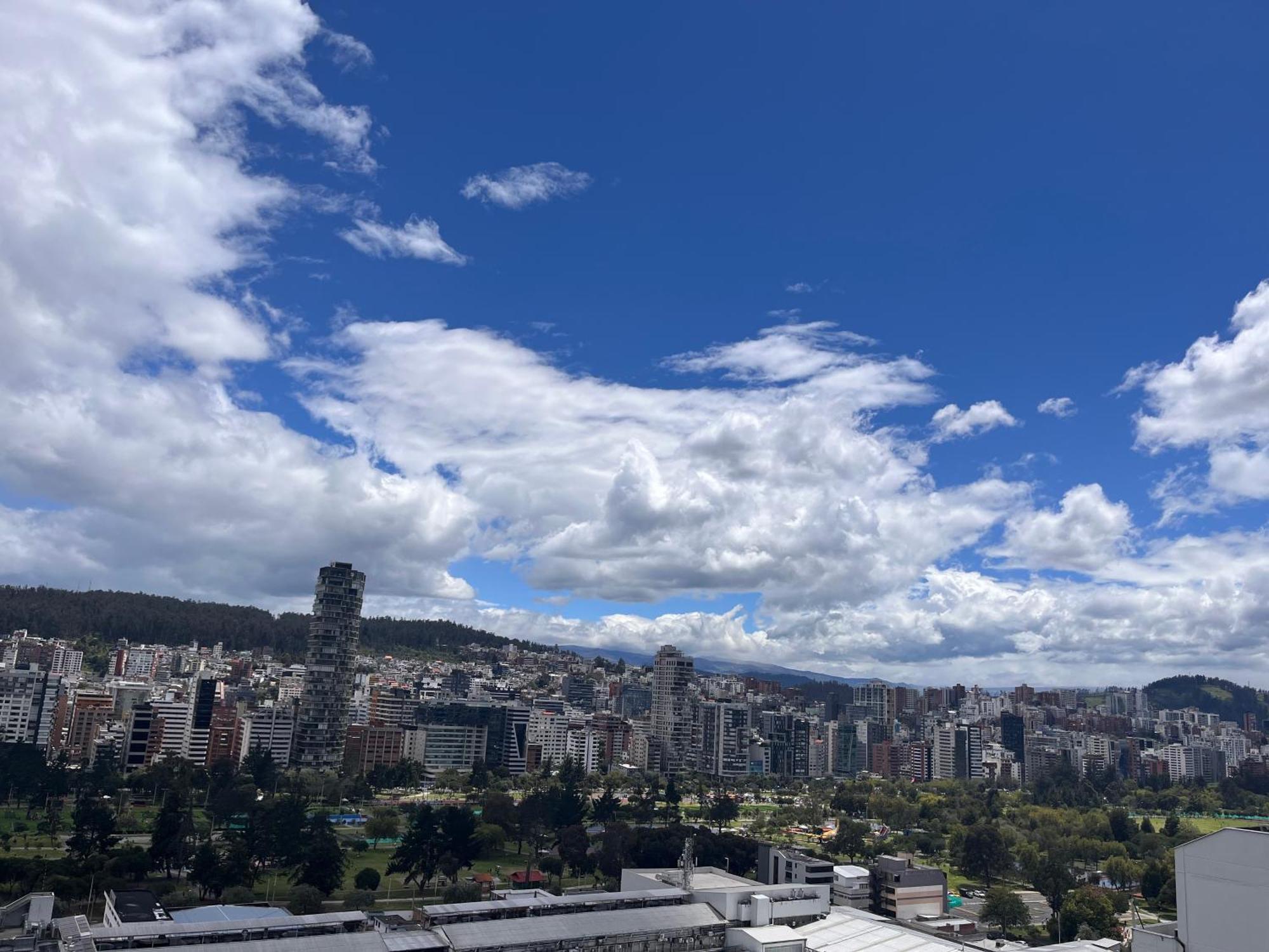 Suite Apartameto 1606 Espectacular Vista La Carolina, Piso 16 One - كويتو المظهر الخارجي الصورة